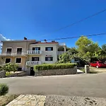 Konukevi Brebric 3*