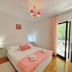 Konukevi Brebric 3*